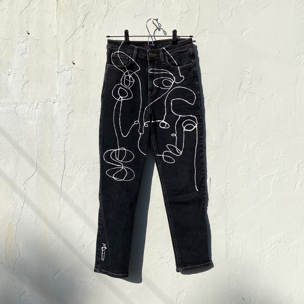 Black soft & fitted w give high waisted jeans with